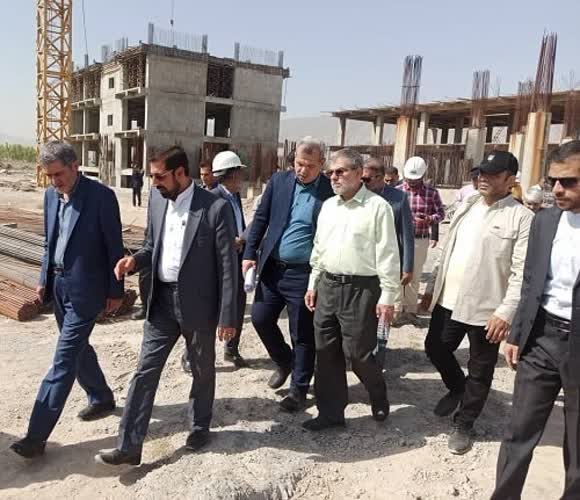 بازدید استاندار فارس از پروژه های در حال ساخت حوزه سلامت کازرون