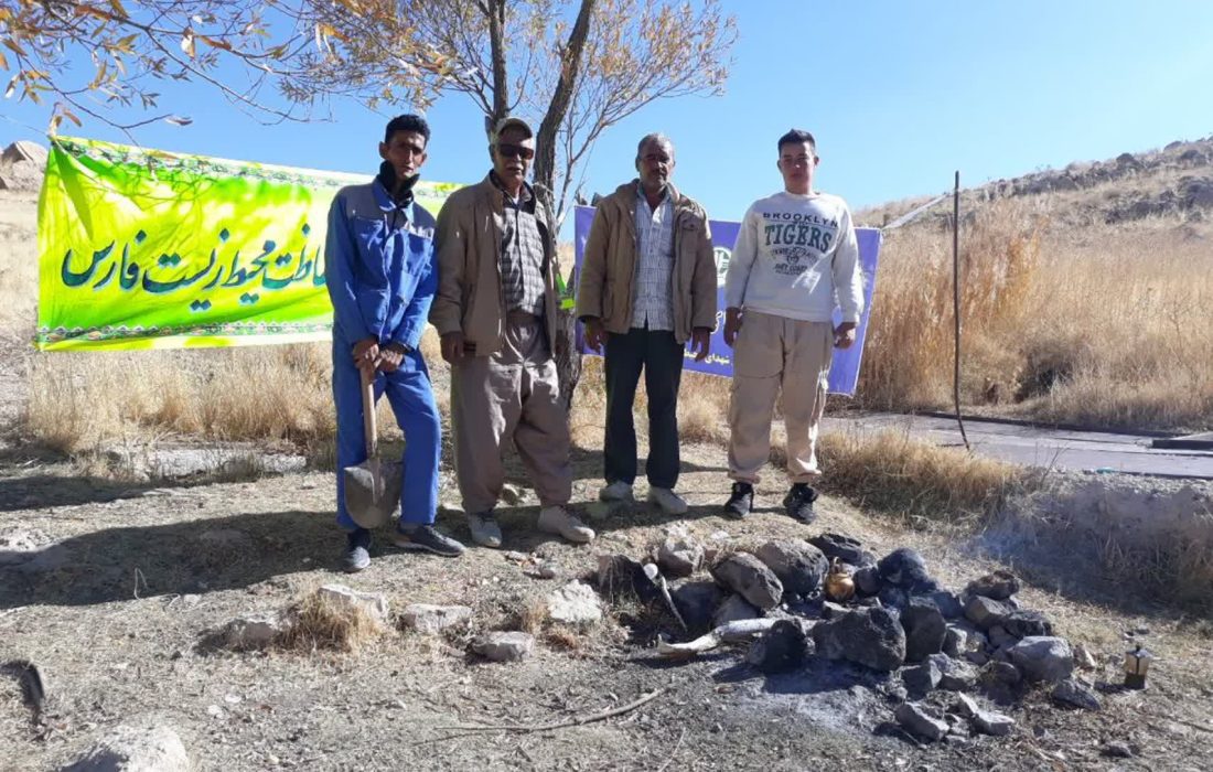 اردوی بسیج پایگاه مقاومت شهدای محیط زیست فارس و لایروبی چشمه های پارک ملی بمو