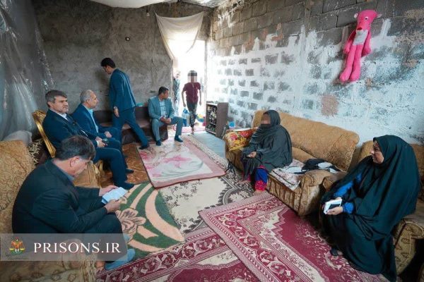 گره‌گشایی از مشکلات خانواده زندانیان درسرکشی میدانی دادستان و مدیرکل زندان‌های استان کرمان در ماه محرم